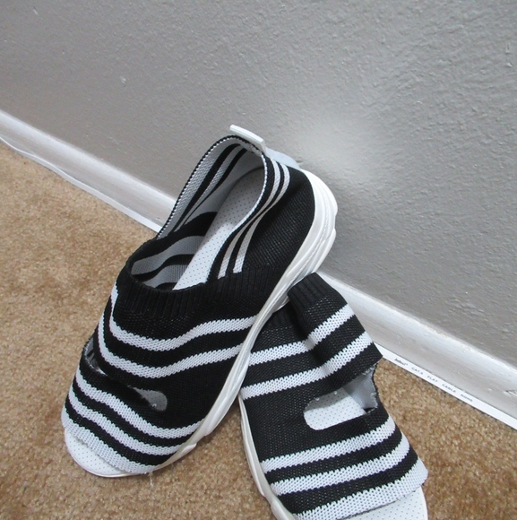 Ladies shoes Size 8 - Picture 2 of 6